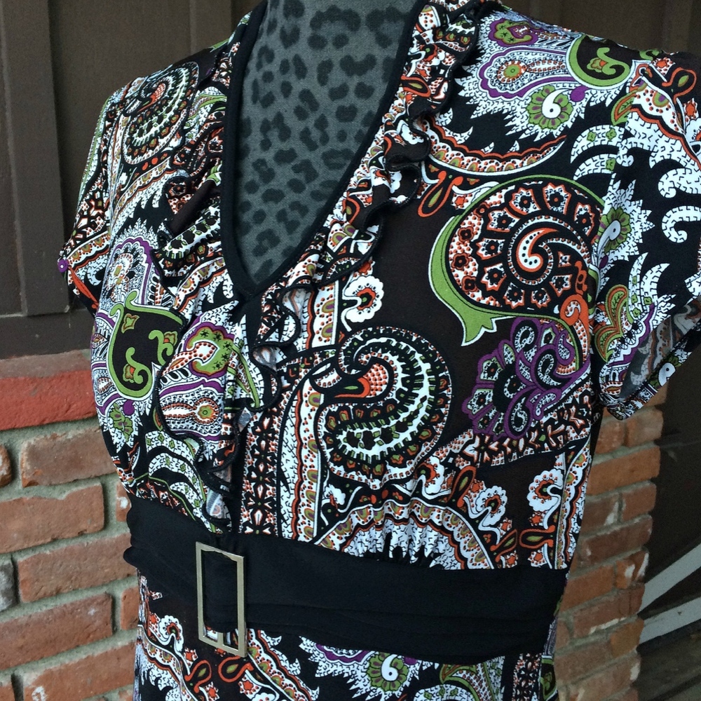 GNW Multi Color Ruffle V-Neck Paisley Blouse  - Size Medium - Picture 6 of 8